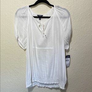 Chaps Women's White Peasant Style Blouse. NWT. Size L.